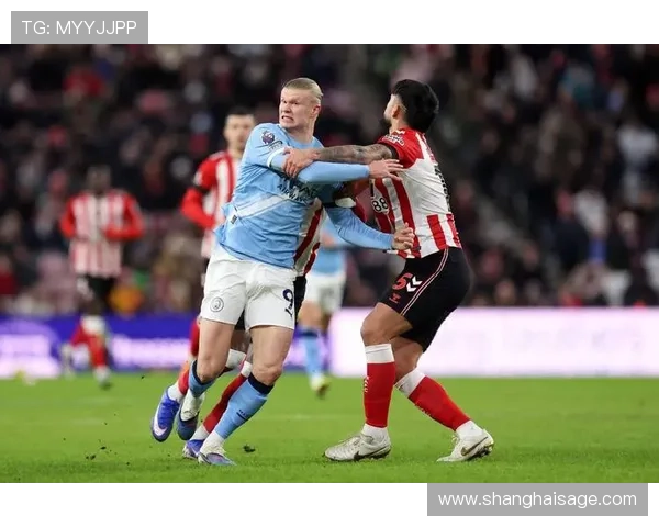 惊慌失措阿森纳失误送曼城良机